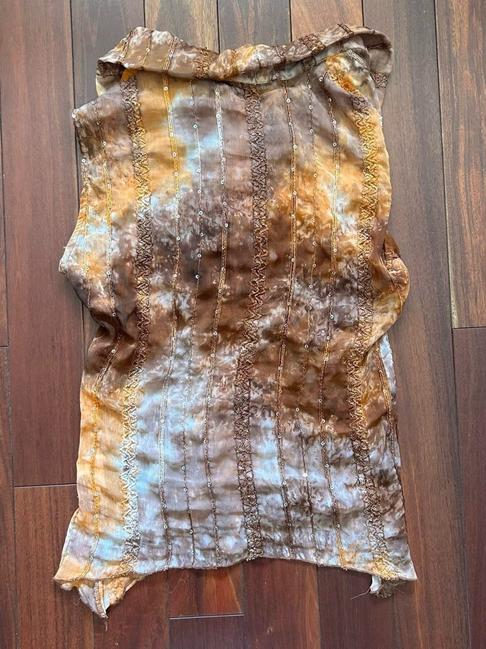 Rust Tie-Dye Ruffle Top - Picture 3 of 6